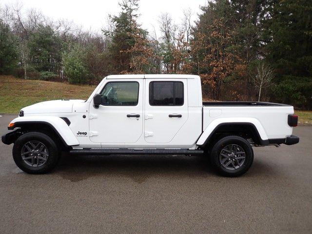 2026 Jeep Gladiator GLADIATOR SPORT S 4X4 2026 Jeep Gladiator GLADIATOR SPORT S 4X4