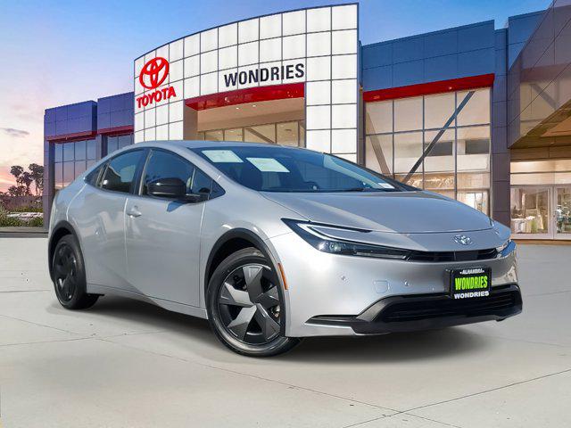 2024 Toyota Prius LE's photo