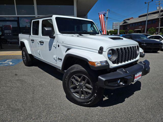2026 Jeep Gladiator GLADIATOR SPORT S 4X4 2026 Jeep Gladiator GLADIATOR SPORT S 4X4
