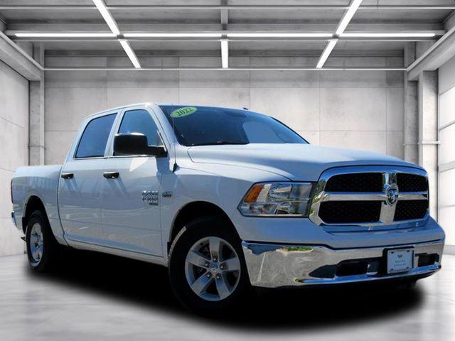 2022 RAM 1500 Classic Tradesman Crew Cab 4x2 57 Box 2022 RAM 1500 Classic Tradesman Crew Cab 4x2 57 Box