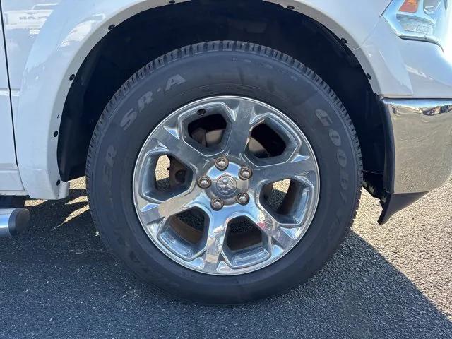 2018 RAM 1500 Laramie Crew Cab 4x4 57 Box 2018 RAM 1500 Laramie Crew Cab 4x4 57 Box