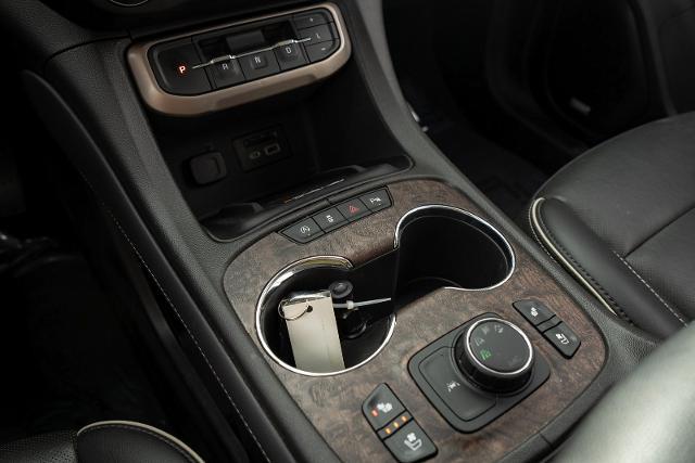2023 GMC Acadia AWD Denali