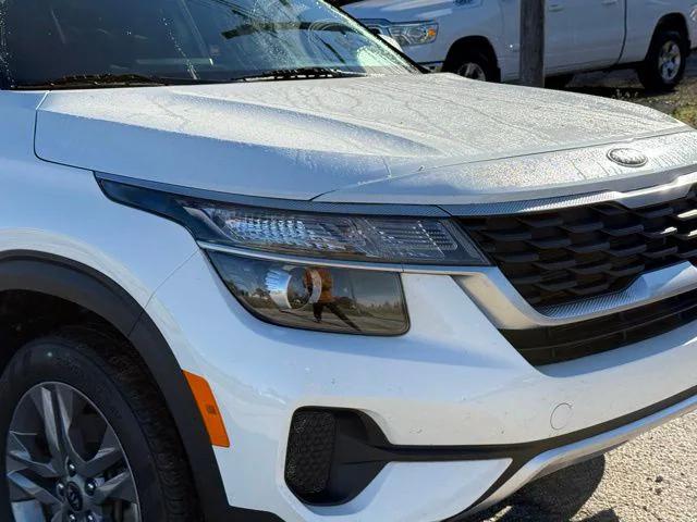 2021 Kia Seltos LX 2021 Kia Seltos LX