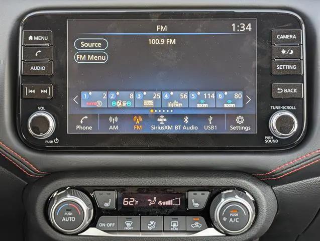 2025 Nissan Versa 1.6 SR