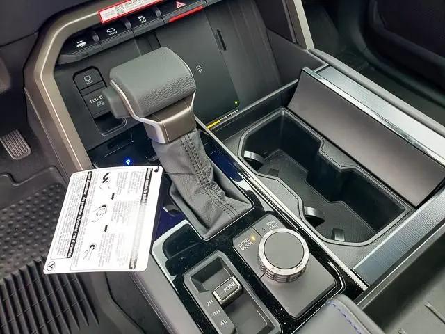 2026 Toyota Tundra Platinum CrewMax 5.5' Bed