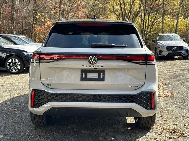 2026 Volkswagen Tiguan SE R-Line Black