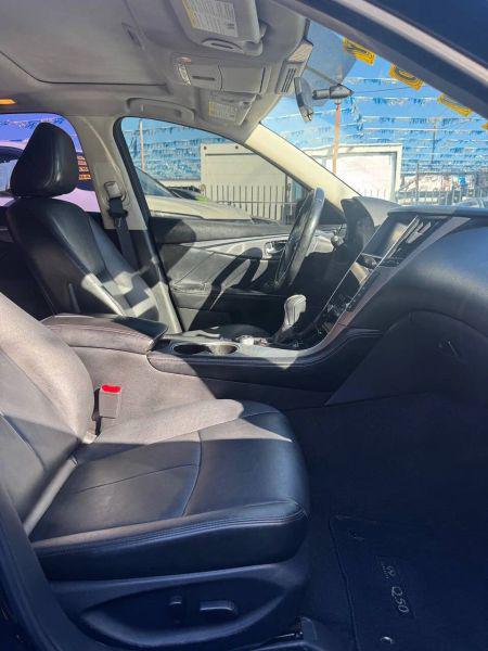 2016 INFINITI Q50 2.0t Base