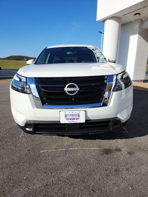 2025 Nissan Pathfinder SV FWD