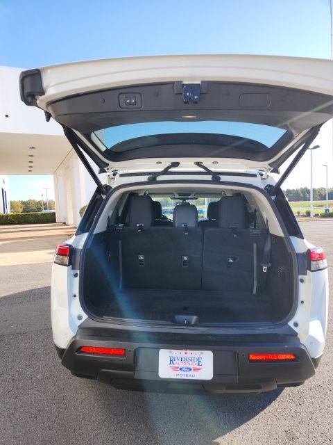 2025 Nissan Pathfinder SV FWD
