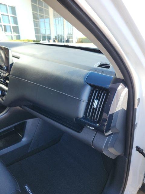 2025 Nissan Pathfinder SV FWD
