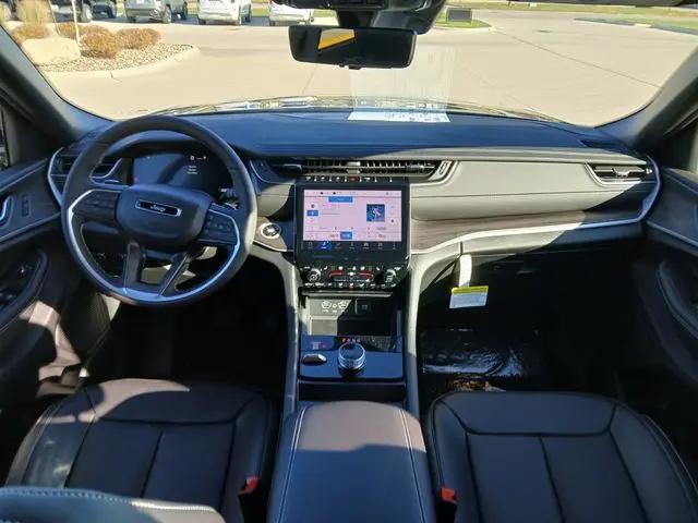 2025 Jeep Grand Cherokee Limited 4x4