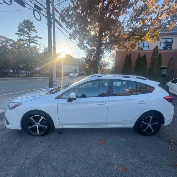 2022 Subaru Impreza Premium 5-Door