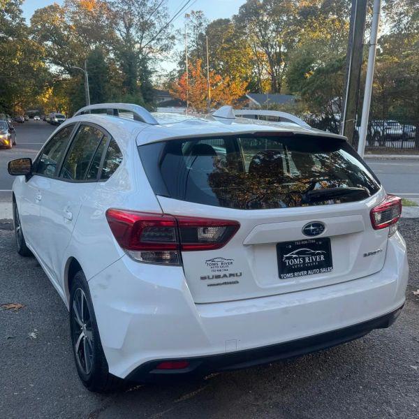 2022 Subaru Impreza Premium 5-Door