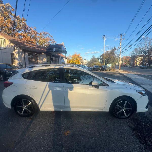 2022 Subaru Impreza Premium 5-Door