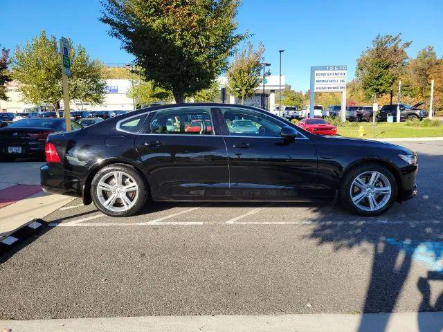 2018 Volvo S90 T5 Momentum