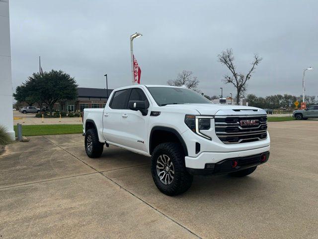 2023 GMC Sierra 1500 AT4's photo