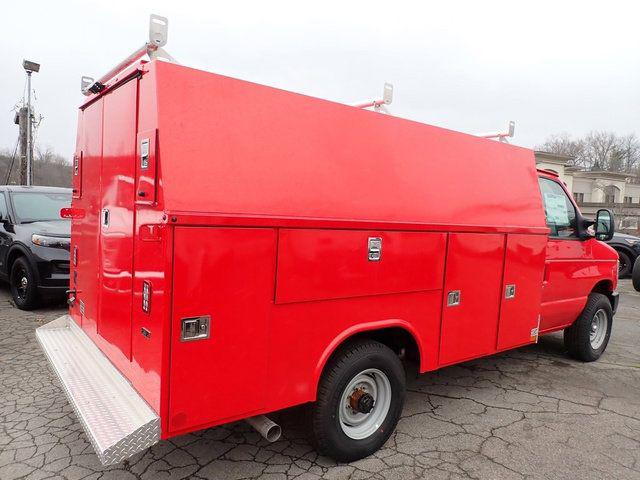 2026 Ford E-350 Cutaway Base