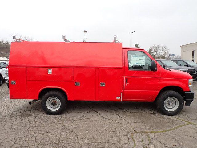 2026 Ford E-350 Cutaway Base