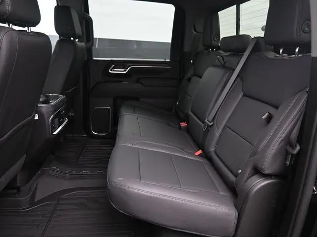 2026 GMC Sierra 2500HD Crew Cab, Standard Bed, SLT, 4WD