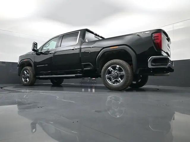 2026 GMC Sierra 2500HD Crew Cab, Standard Bed, SLT, 4WD