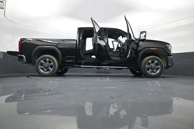 2026 GMC Sierra 2500HD Crew Cab, Standard Bed, SLT, 4WD