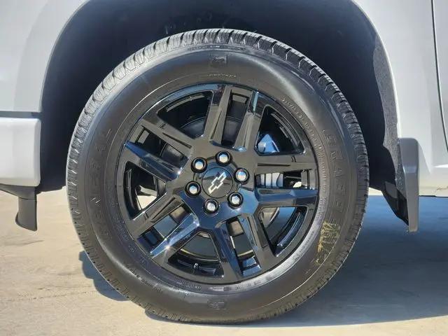 2026 Chevrolet Silverado 1500 2WD Crew Cab Short Bed Custom