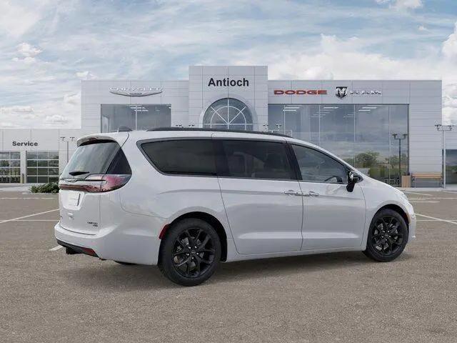 2026 Chrysler Pacifica Limited AWD