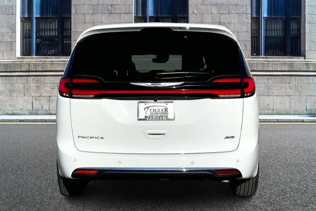 2026 Chrysler Pacifica Select AWD