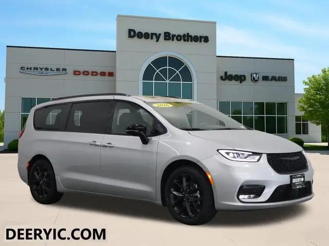 2026 Chrysler Pacifica Limited for sale in Iowa City, IA