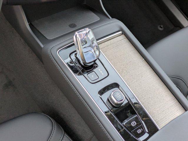 2026 Volvo XC90 Plus, B5 AWD Gas (mild hybrid), Gasoline, Bright, 7 Seats