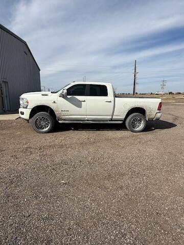 2023 RAM 2500 Laramie Crew Cab 4x4 64 Box 2023 RAM 2500 Laramie Crew Cab 4x4 64 Box