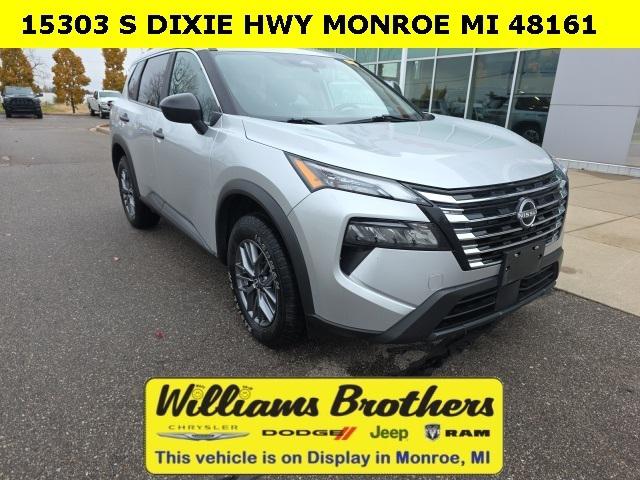 2024 Nissan Rogue S Intelligent AWD 2024 Nissan Rogue S Intelligent AWD