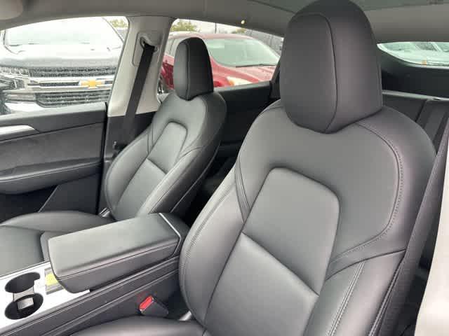 2022 Tesla Model Y Long Range Dual Motor All-Wheel Drive 2022 Tesla Model Y Long Range Dual Motor All-Wheel Drive