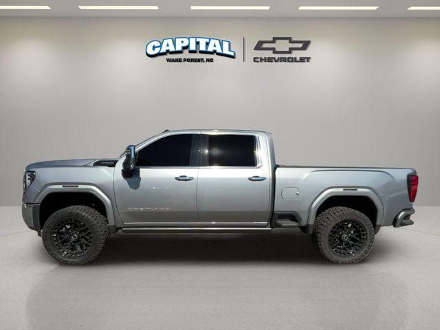 2025 GMC Sierra 2500HD 4WD Crew Cab Standard Bed Denali Ultimate 2025 GMC Sierra 2500HD 4WD Crew Cab Standard Bed Denali Ultimate