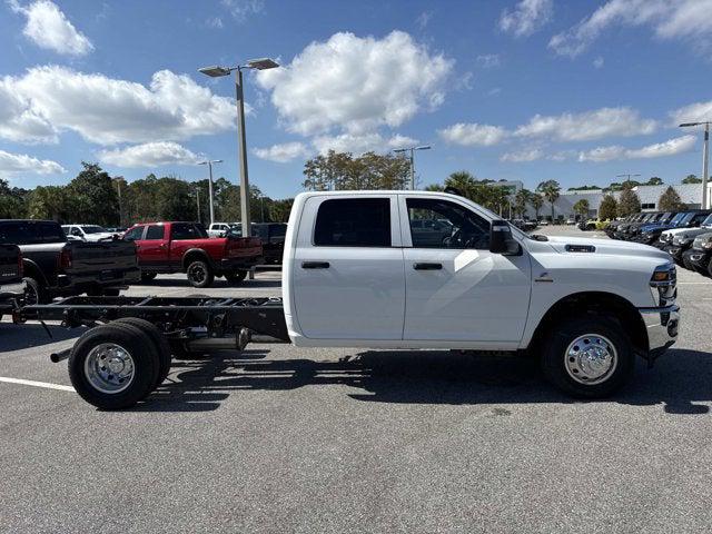 2026 RAM Ram 3500 Chassis Cab RAM 3500 TRADESMAN CREW CAB CHASSIS 4X4 60 CA 2026 RAM Ram 3500 Chassis Cab RAM 3500 TRADESMAN CREW CAB CHASSIS 4X4 60 CA