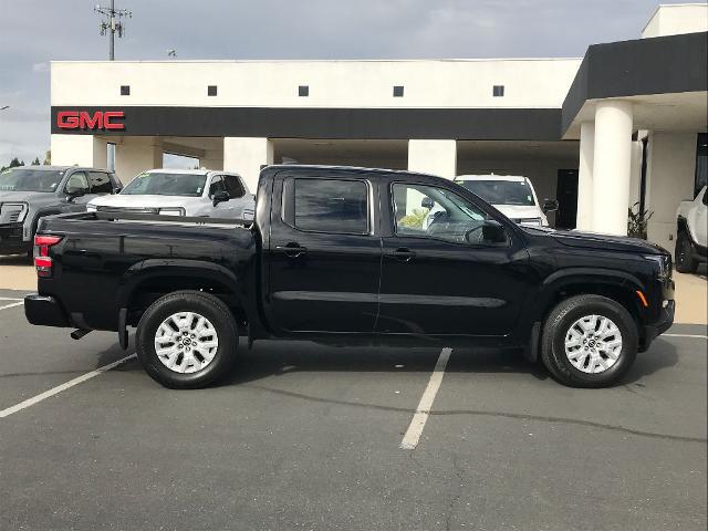 2022 Nissan Frontier Crew Cab SV 4x2