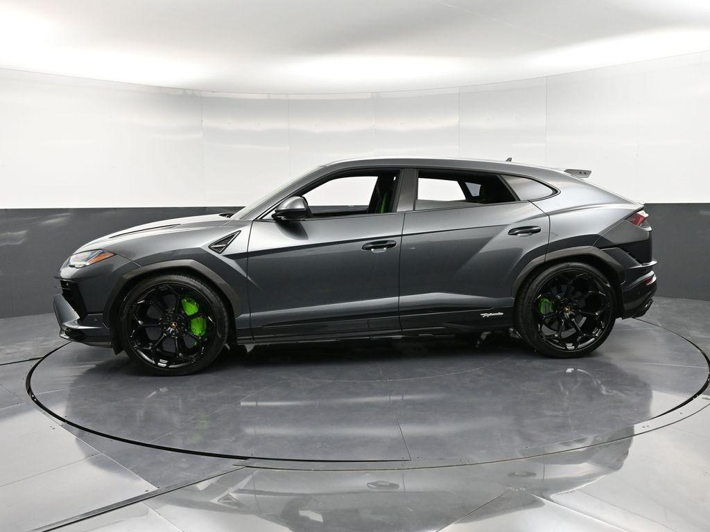 2024 Lamborghini Urus Performante photo 3