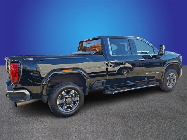 2025 GMC Sierra 2500HD 4WD Crew Cab Standard Bed SLT