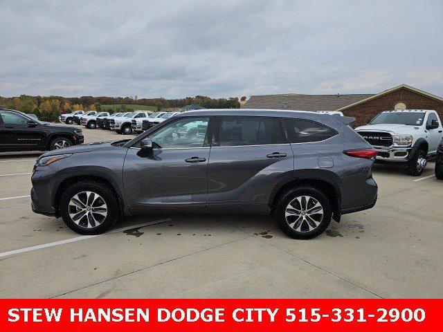 2021 Toyota Highlander XLE 2021 Toyota Highlander XLE