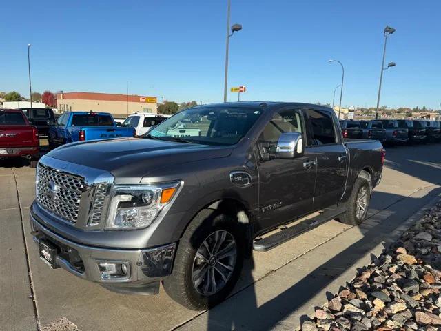 2017 Nissan TITAN SL