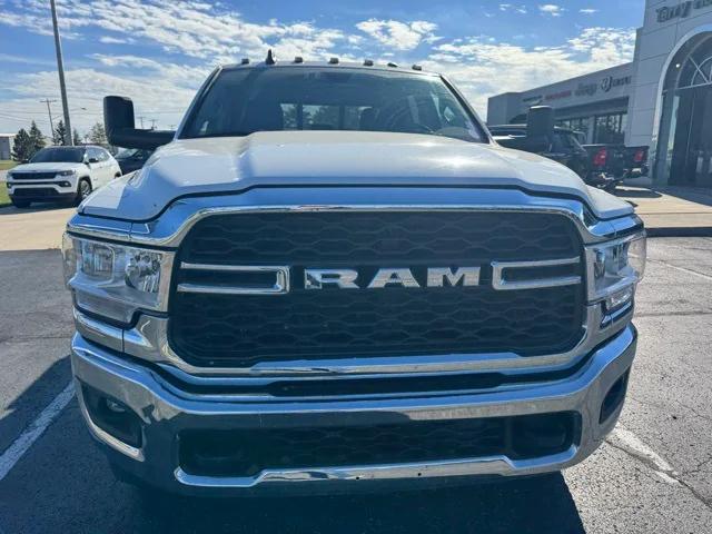 2020 RAM 3500 Tradesman Crew Cab 4x4 8 Box 2020 RAM 3500 Tradesman Crew Cab 4x4 8 Box