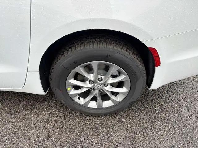 2026 Chrysler Pacifica Select AWD