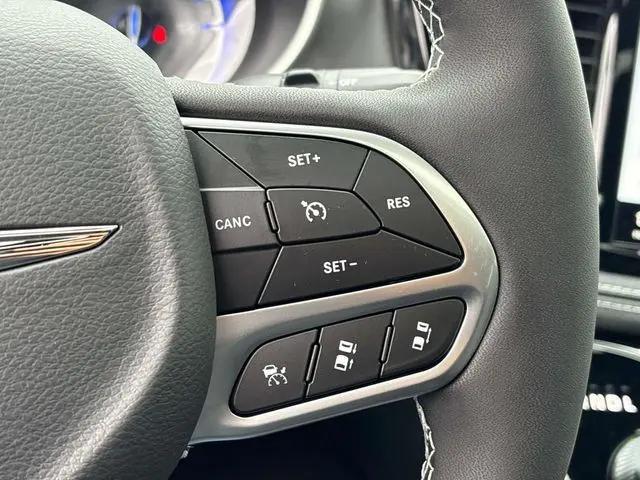 2026 Chrysler Pacifica Select AWD