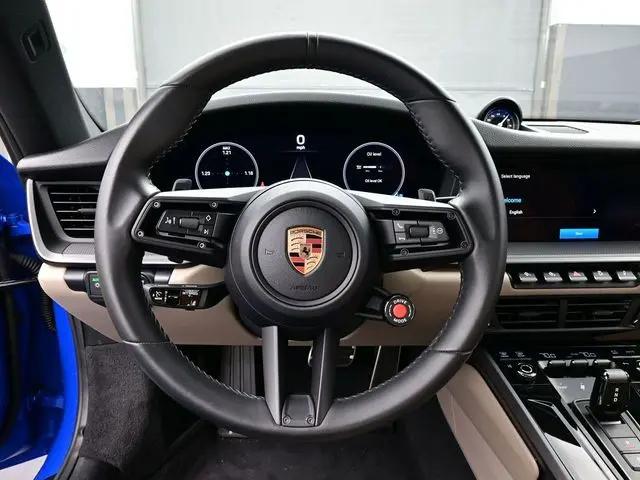 2025 Porsche 911 Carrera