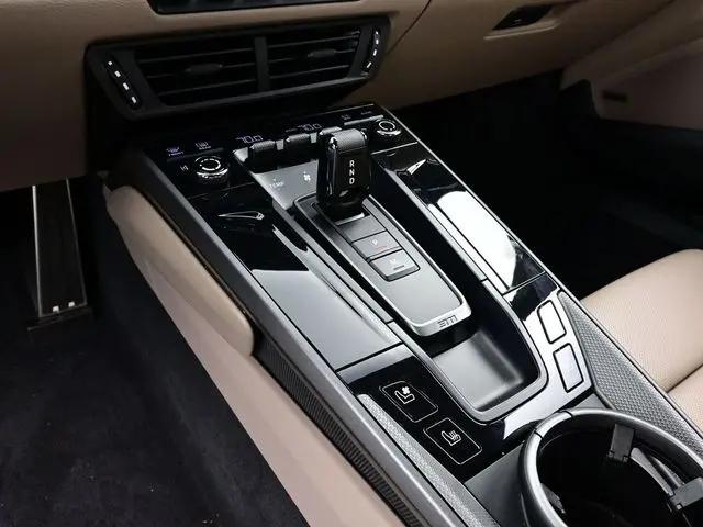 2025 Porsche 911 Carrera