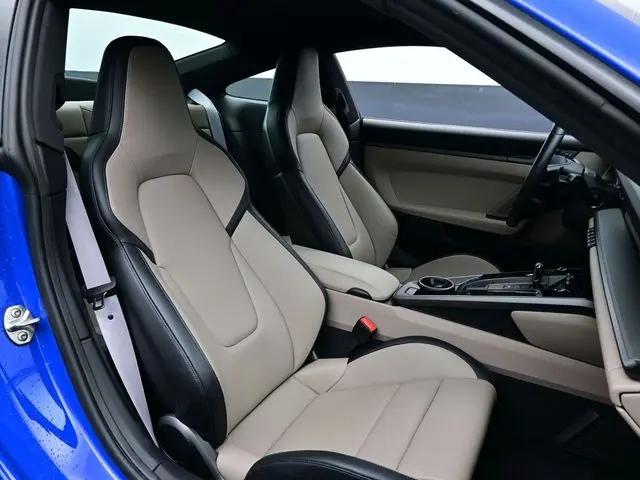 2025 Porsche 911 Carrera