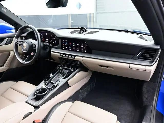 2025 Porsche 911 Carrera