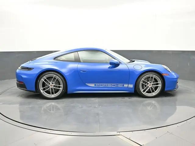 2025 Porsche 911 Carrera