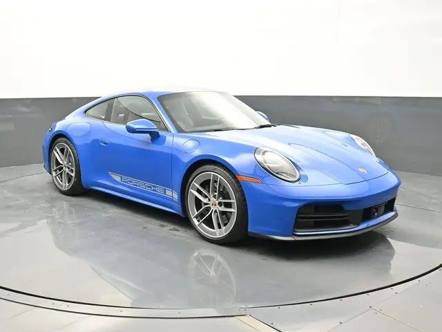 2025 Porsche 911 Carrera