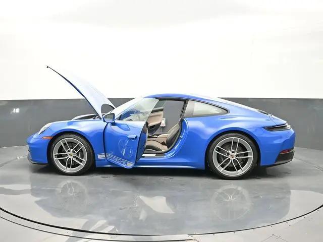 2025 Porsche 911 Carrera